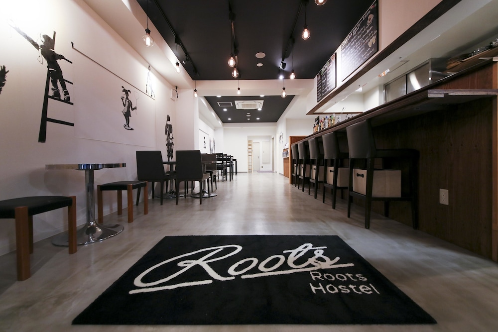 ROOTS HOSTEL 大阪