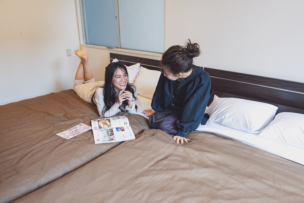 ROOTS HOSTEL 大阪