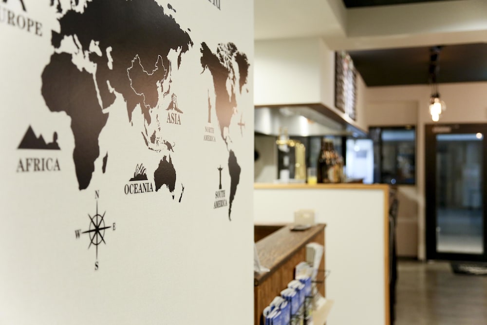 ROOTS HOSTEL 大阪
