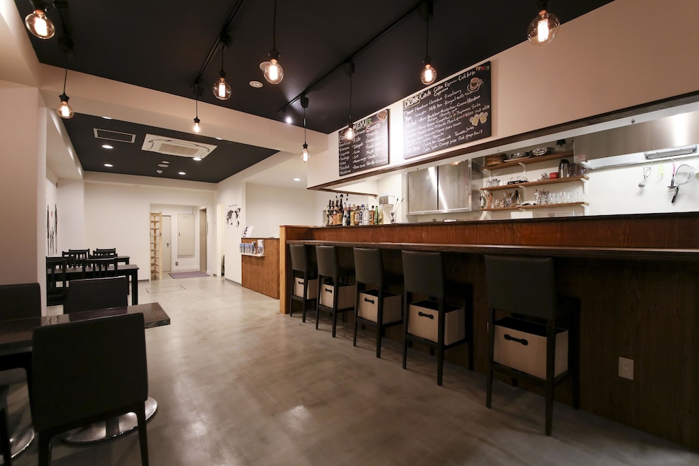 ROOTS HOSTEL 大阪