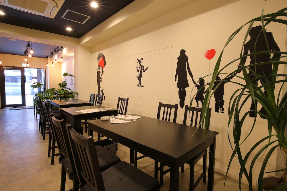 ROOTS HOSTEL 大阪