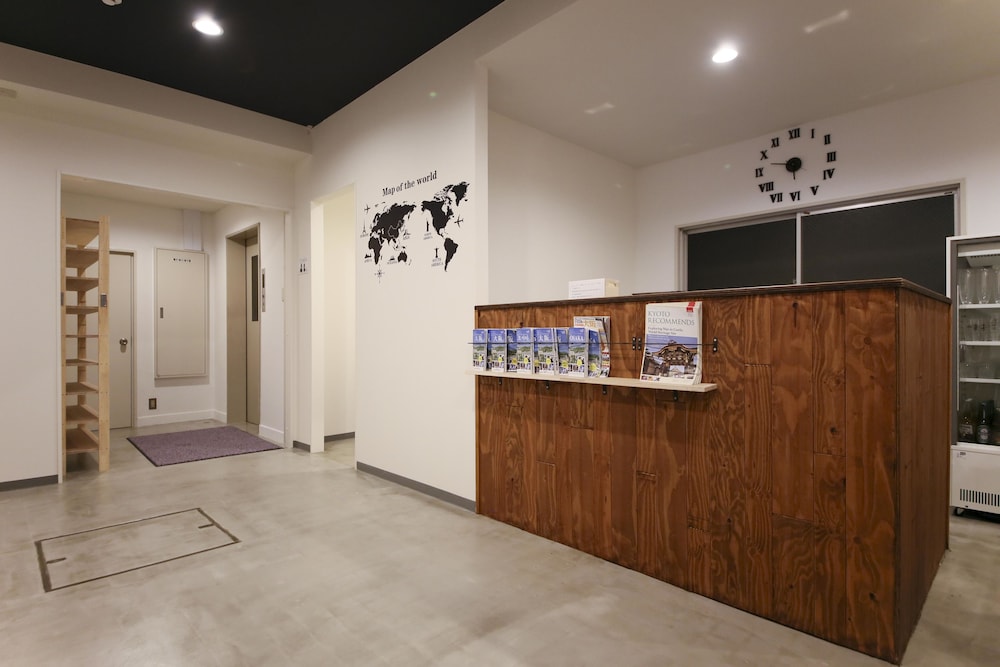 ROOTS HOSTEL 大阪