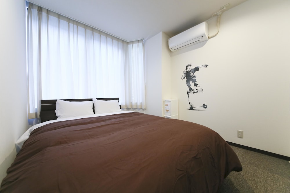ROOTS HOSTEL 大阪