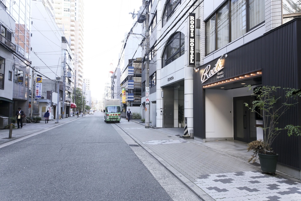ROOTS HOSTEL 大阪