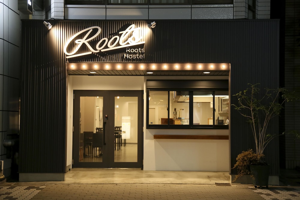 ROOTS HOSTEL 大阪