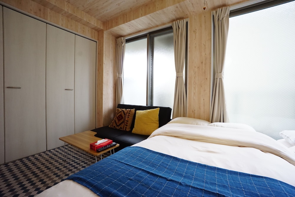 TERRY'S APARTMENT NAMBA SOUTH VI AD02A 大阪