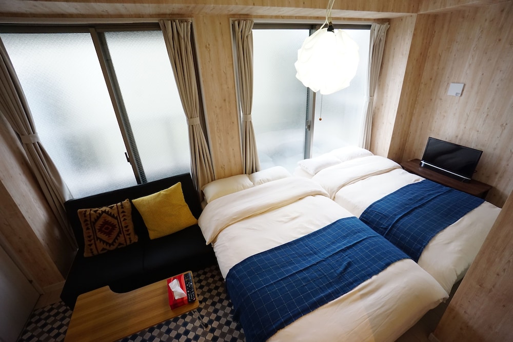 TERRY'S APARTMENT NAMBA SOUTH VI AD02A 大阪