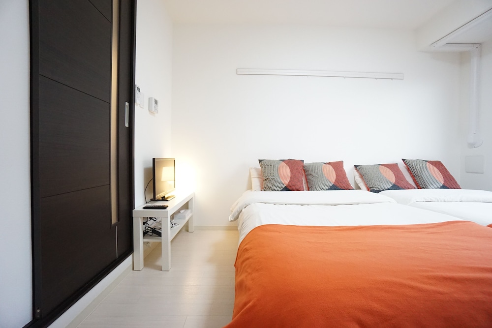 TERRY'S APARTMENT NAMBA WEST I E03C 大阪