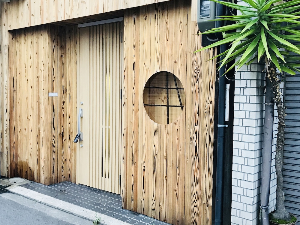 OSAKA PREMIUM HOUSE 大阪