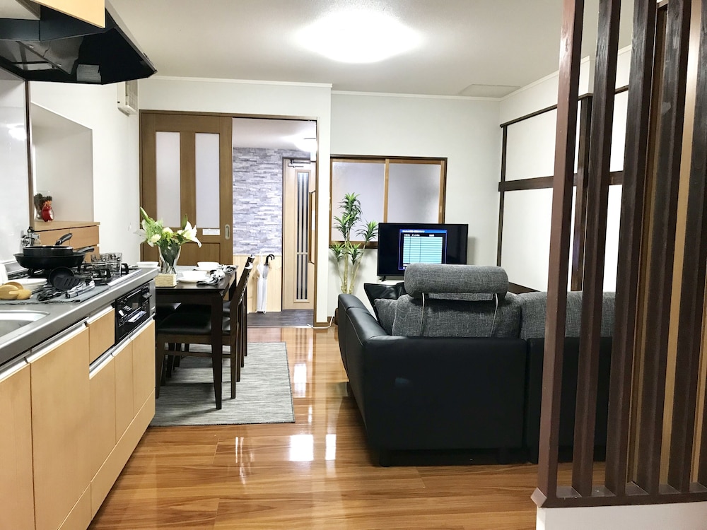 OSAKA PREMIUM HOUSE 大阪