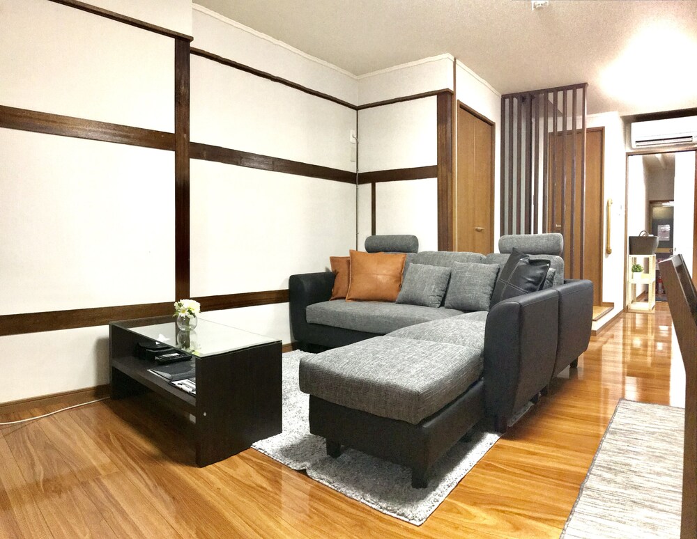 OSAKA PREMIUM HOUSE 大阪