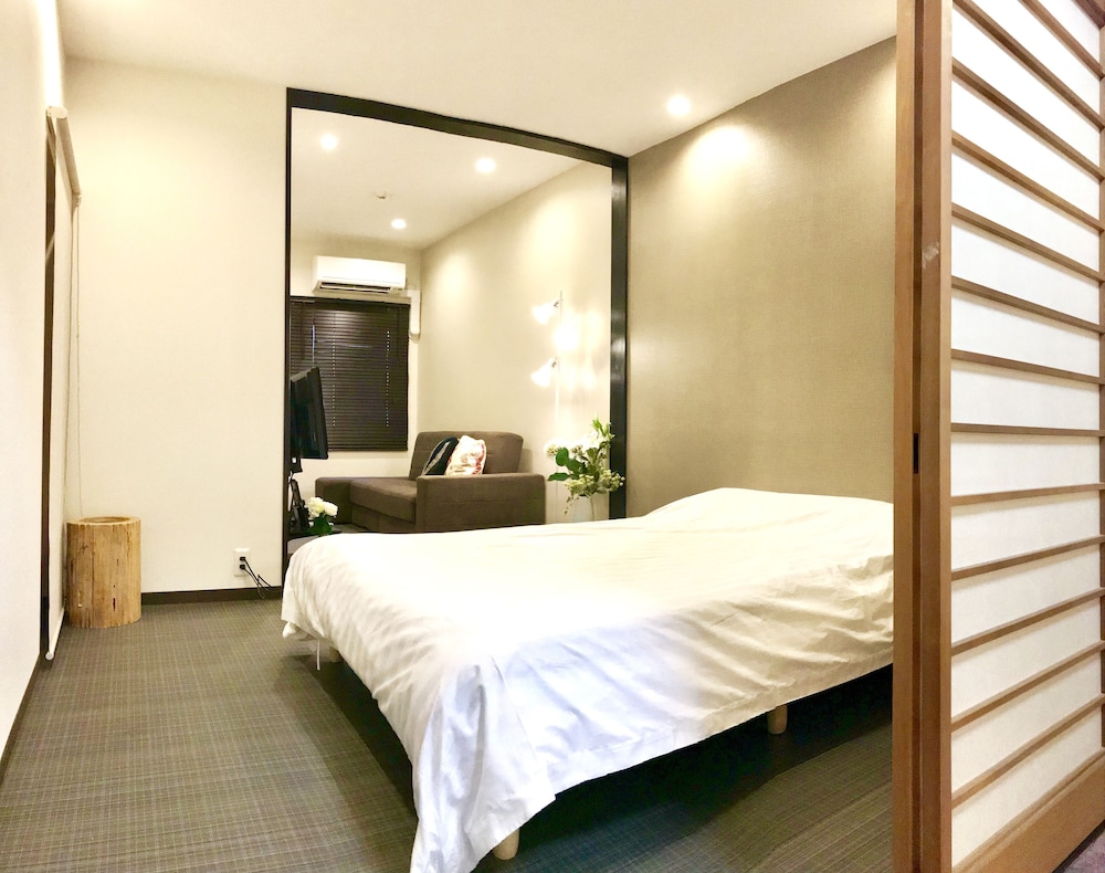 OSAKA PREMIUM HOUSE 大阪