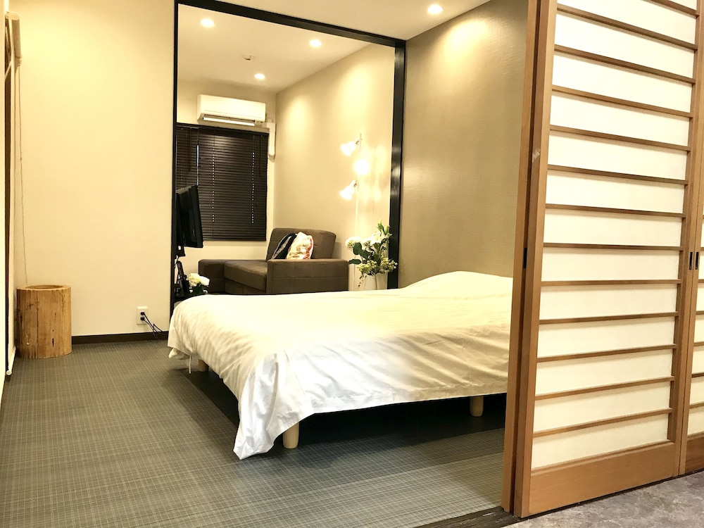 OSAKA PREMIUM HOUSE 大阪
