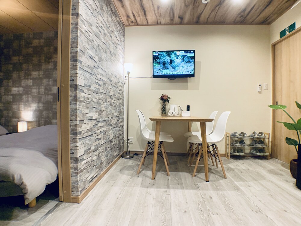 HANAZONOMINAMI APARTMENT 102 大阪
