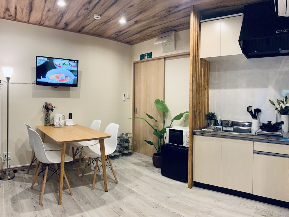 HANAZONOMINAMI APARTMENT 102 大阪