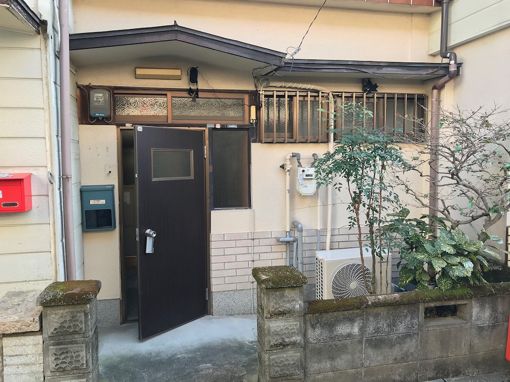 EX TWO-STORY OLD PRIVATE HOUSE MATSUBARA 大阪