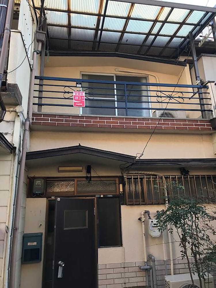 EX TWO-STORY OLD PRIVATE HOUSE MATSUBARA 大阪