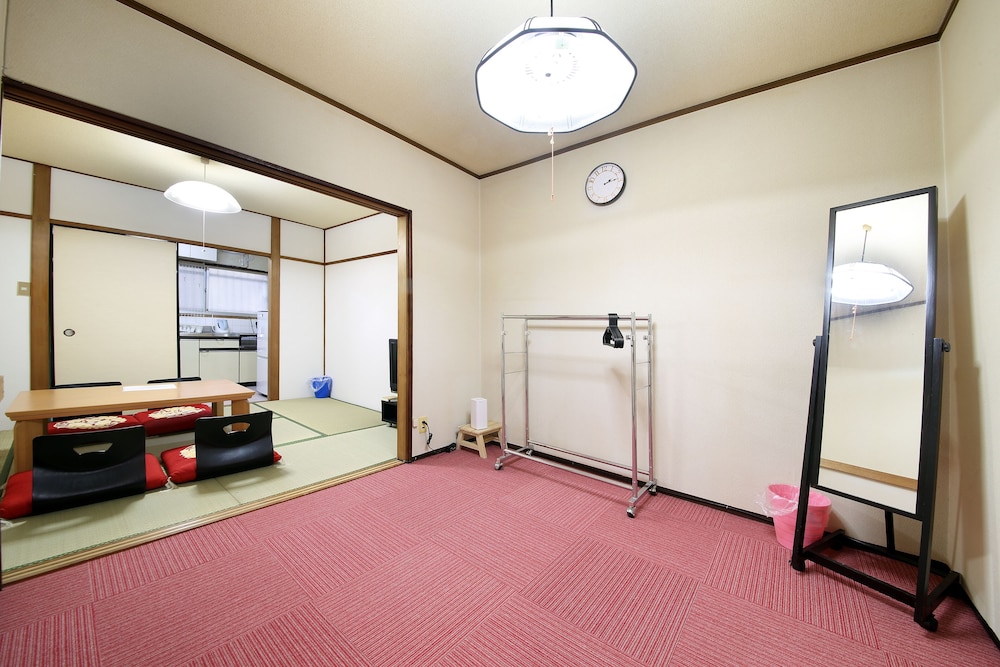 EX TWO-STORY OLD PRIVATE HOUSE MATSUBARA 大阪
