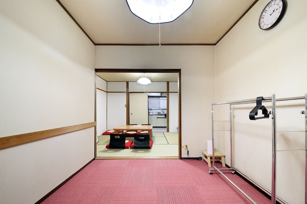 EX TWO-STORY OLD PRIVATE HOUSE MATSUBARA 大阪