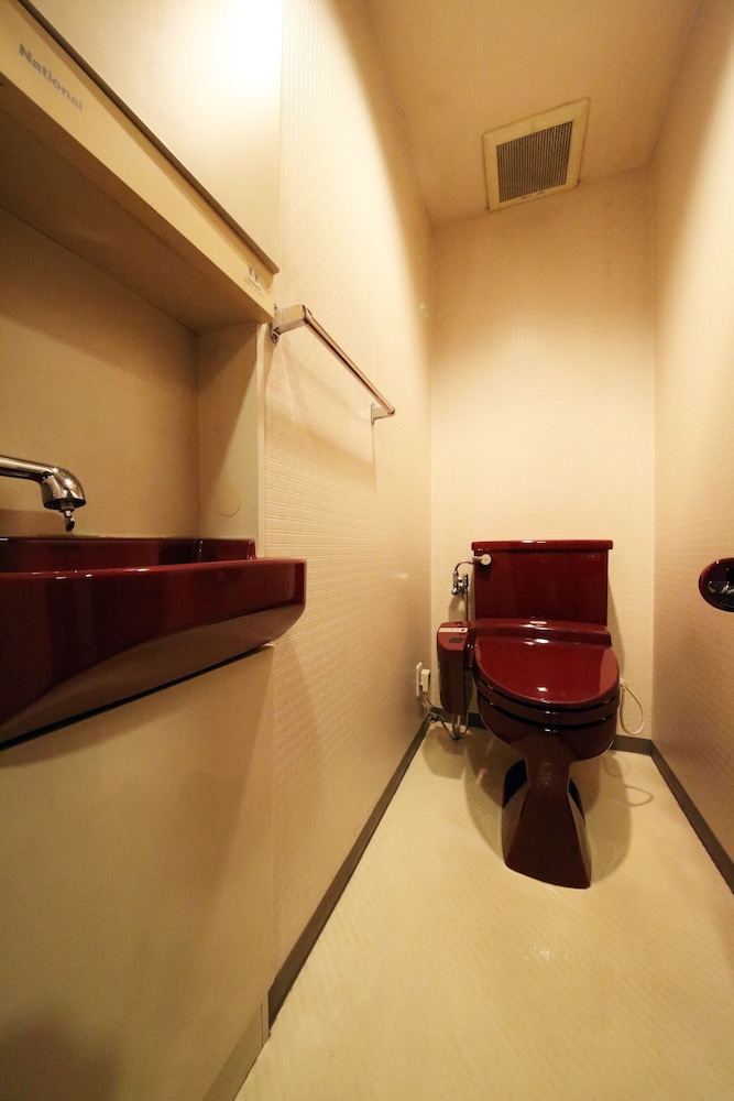 EXSAISON HOUSE MATSUYAMACHI 3-6F 大阪