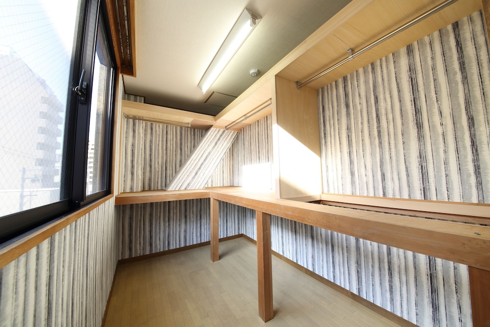 EXSAISON HOUSE MATSUYAMACHI 3-6F 大阪