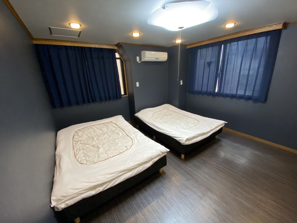 EXSAISON HOUSE MATSUYAMACHI 3-6F 大阪