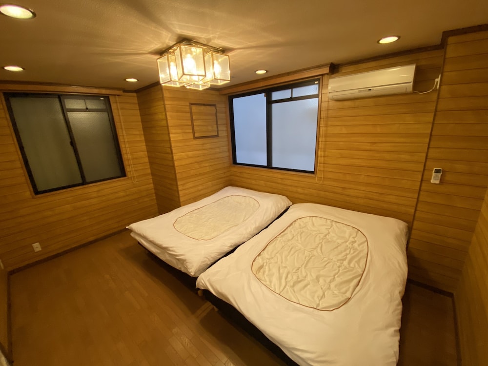 EXSAISON HOUSE MATSUYAMACHI 3-6F 大阪