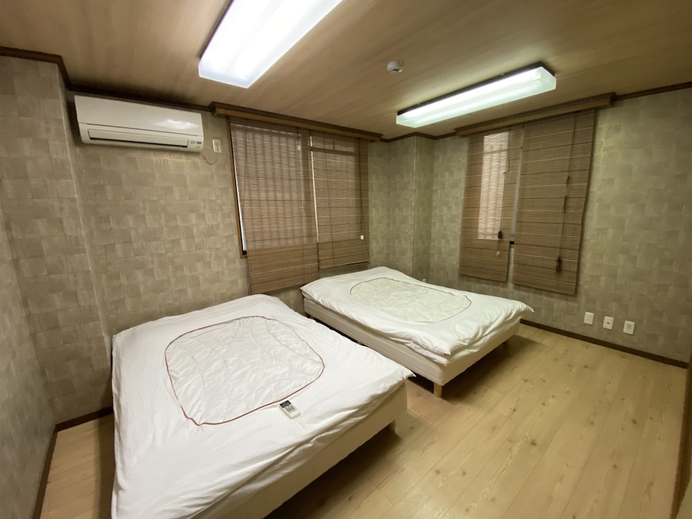 EXSAISON HOUSE MATSUYAMACHI 3-6F 大阪