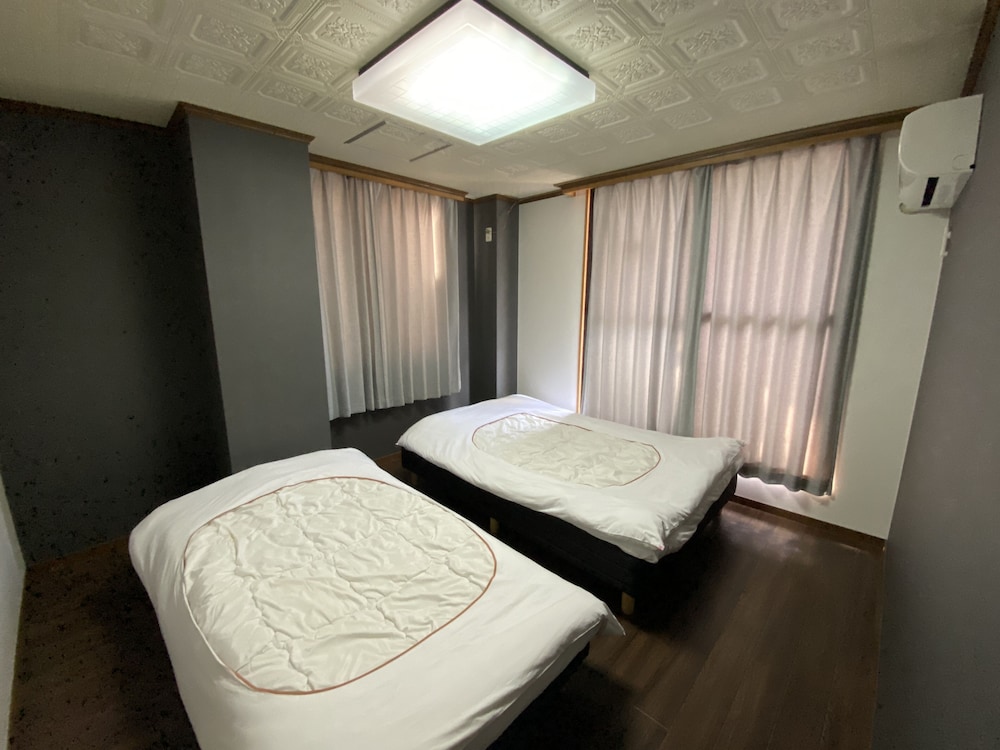 EXSAISON HOUSE MATSUYAMACHI 3-6F 大阪