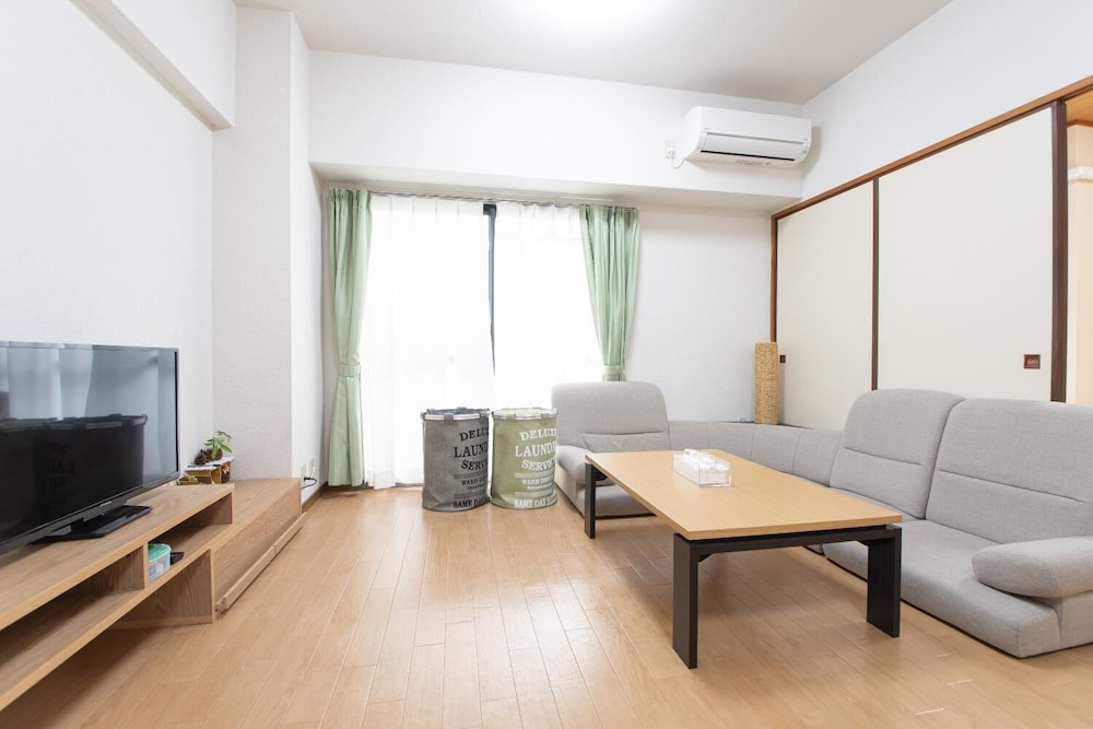 MEIWA AUTOWORK BLD 大阪