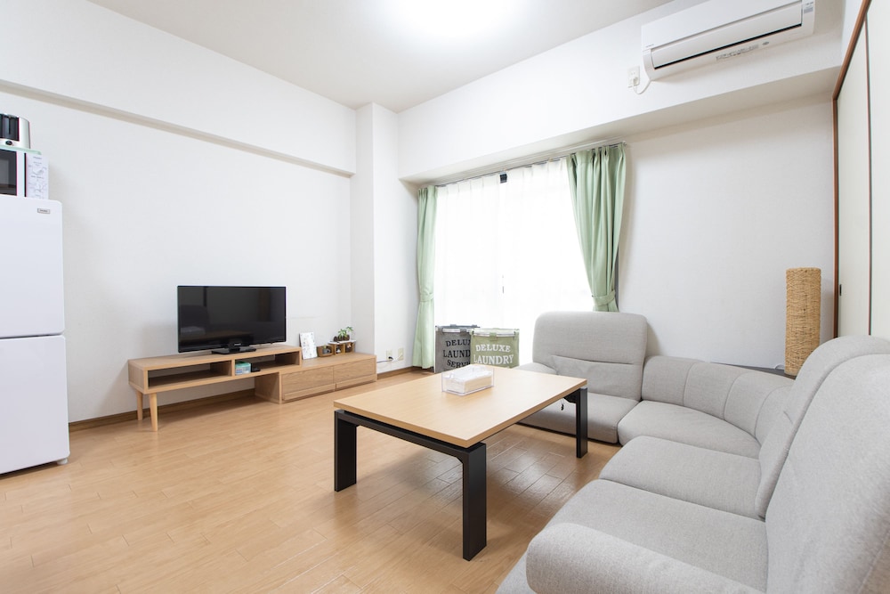 MEIWA AUTOWORK BLD 大阪