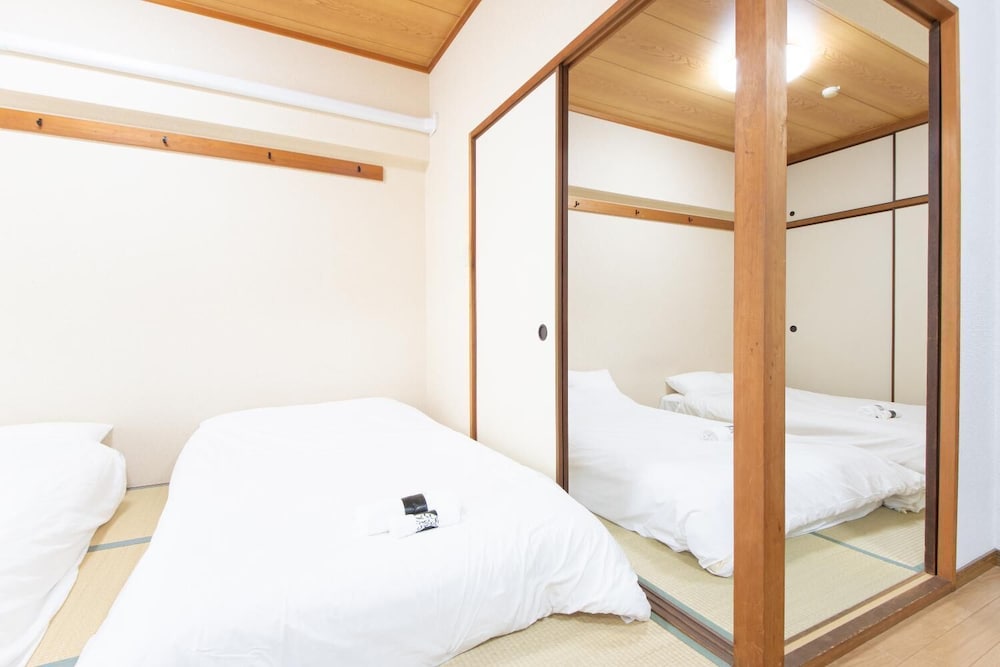 MEIWA AUTOWORK BLD 大阪