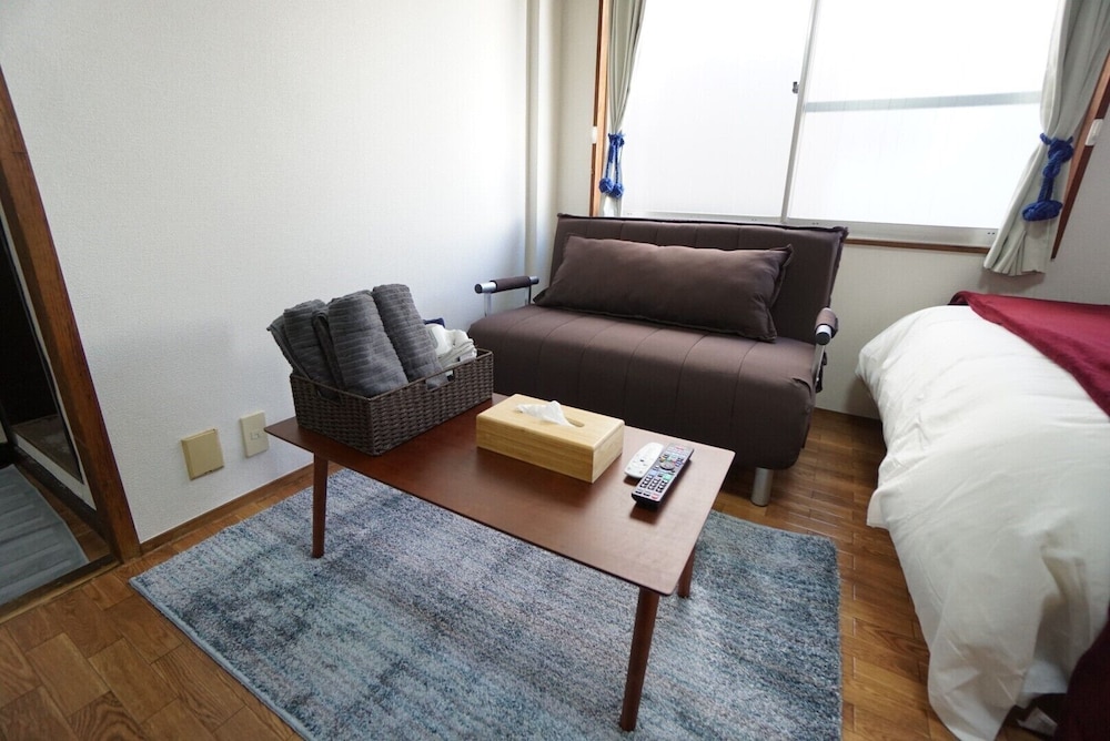 APARTMENT BS KAWARA HEIGHTS NAMBA 大阪