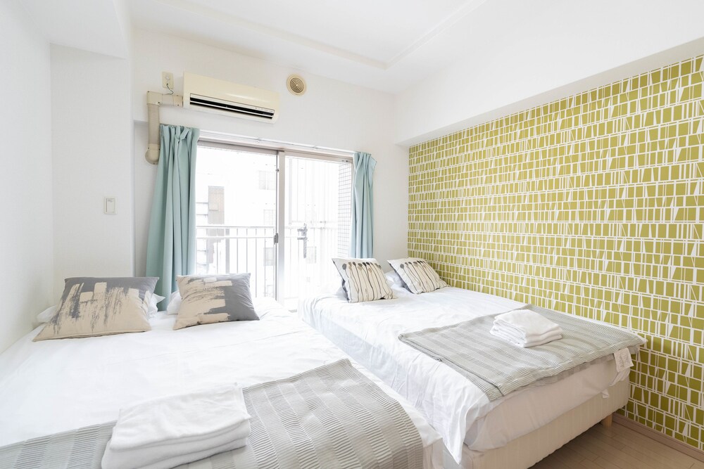 SHINSAIBASH EAST NANA APARTMENT · JUNAN 大阪