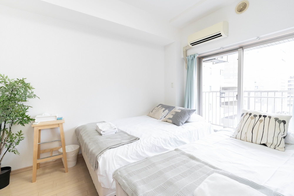 SHINSAIBASH EAST NANA APARTMENT · JUNAN 大阪