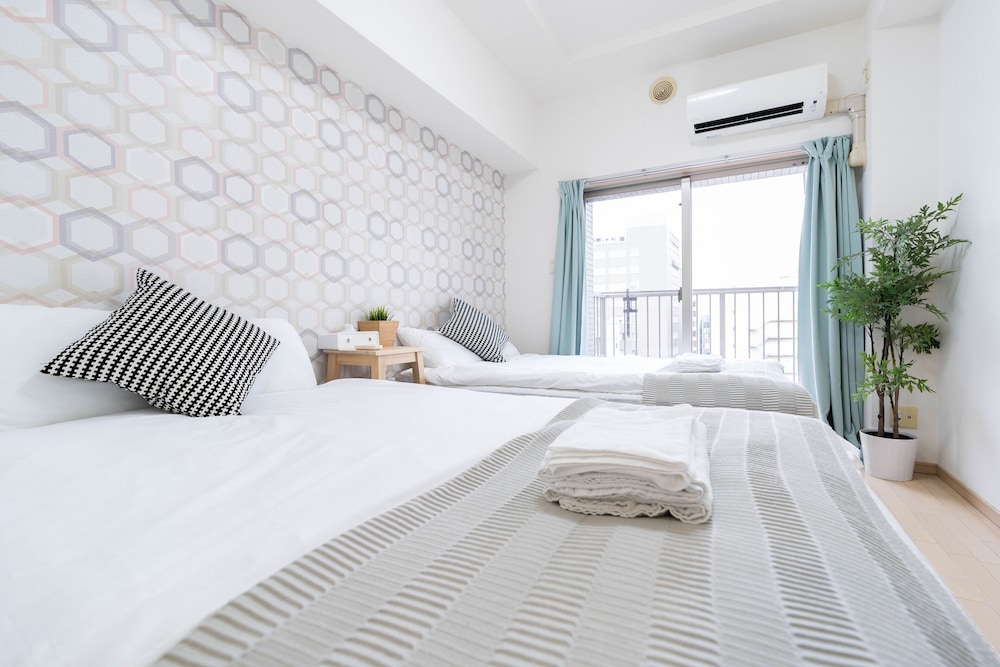 SHINSAIBASH EAST NANA APARTMENT · JUNAN 大阪