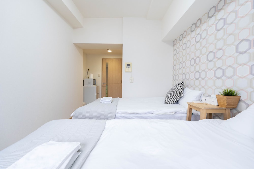 SHINSAIBASH EAST NANA APARTMENT · JUNAN 大阪