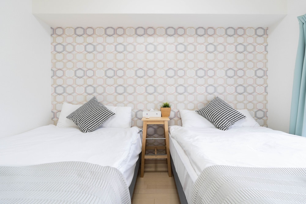 SHINSAIBASH EAST NANA APARTMENT · JUNAN 大阪