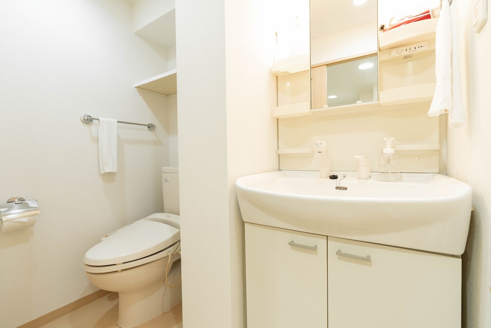 SHINSAIBASH EAST NANA APARTMENT · JUNAN 大阪