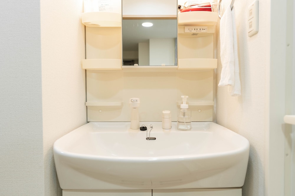 SHINSAIBASH EAST NANA APARTMENT · JUNAN 大阪