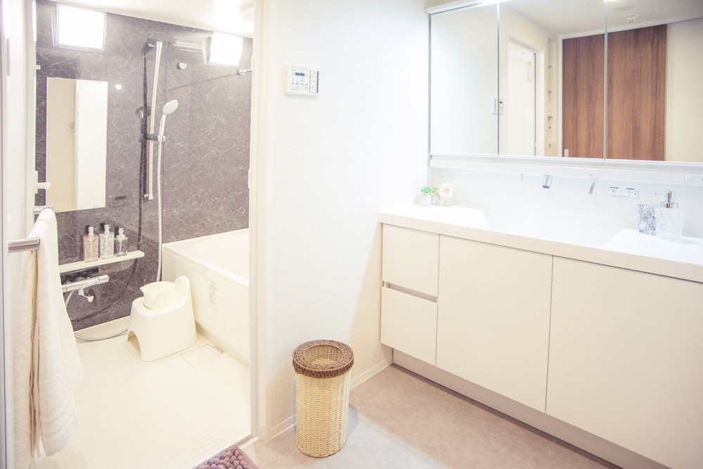 HOYOU SUITE RESIDENCE OSAKA ASHIHARABASHI STATION FRONT 大阪