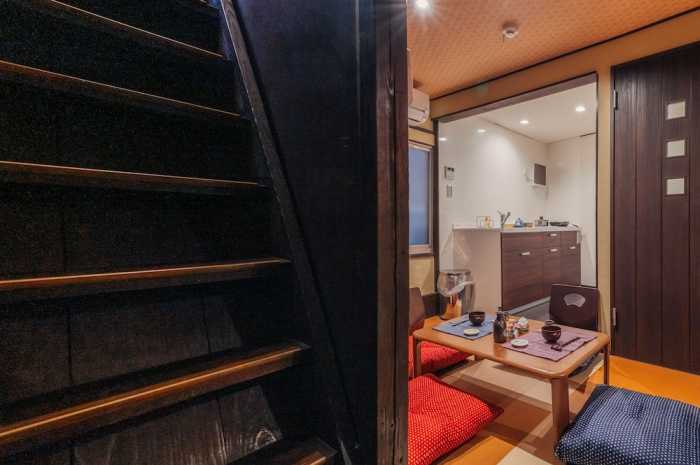 LOCAL STAY IN NAMBA 大阪