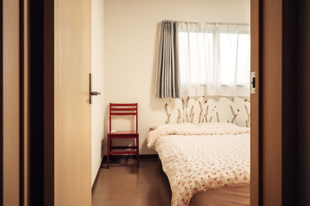PENSION KURISU 大阪