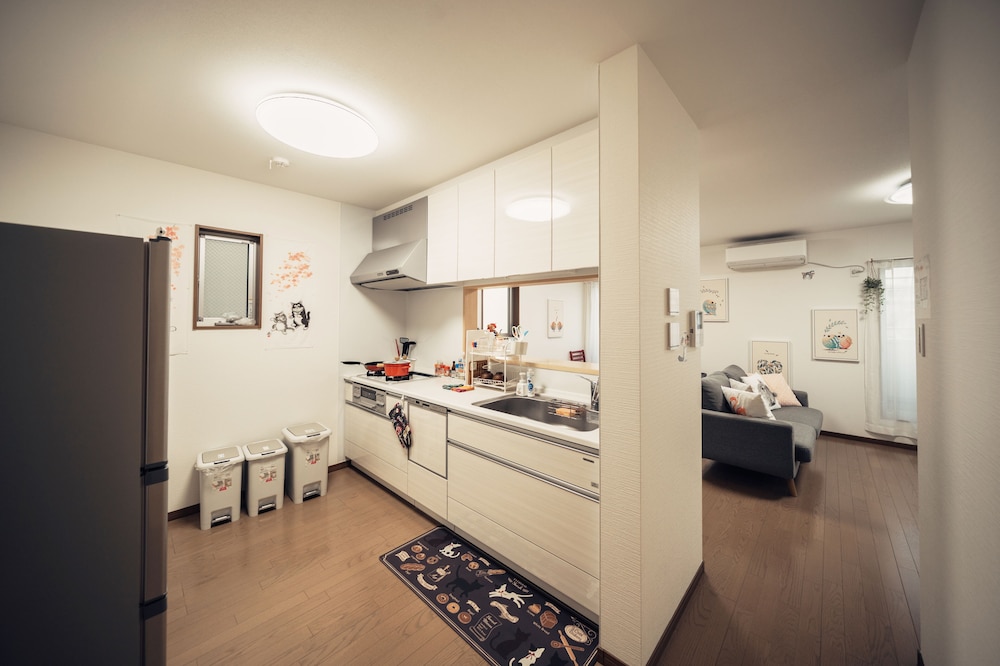PENSION KURISU 大阪