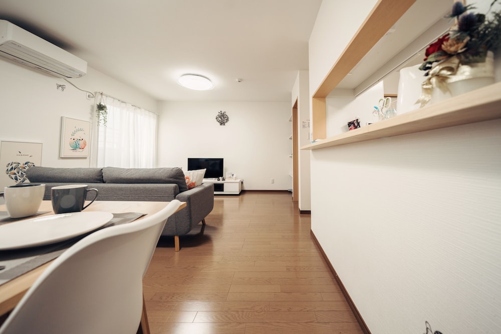 PENSION KURISU 大阪