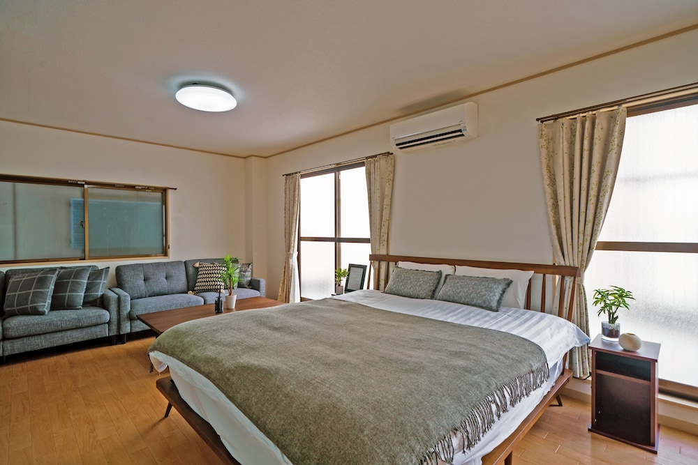 S.T HOUSE NAMIYOKE 大阪