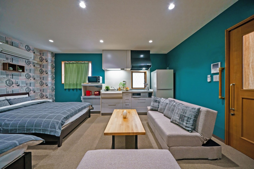 S.T HOUSE NAMIYOKE 大阪