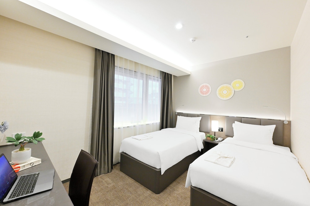 ホリディ・イン & スイーツ新大阪 バイ IHG 大阪