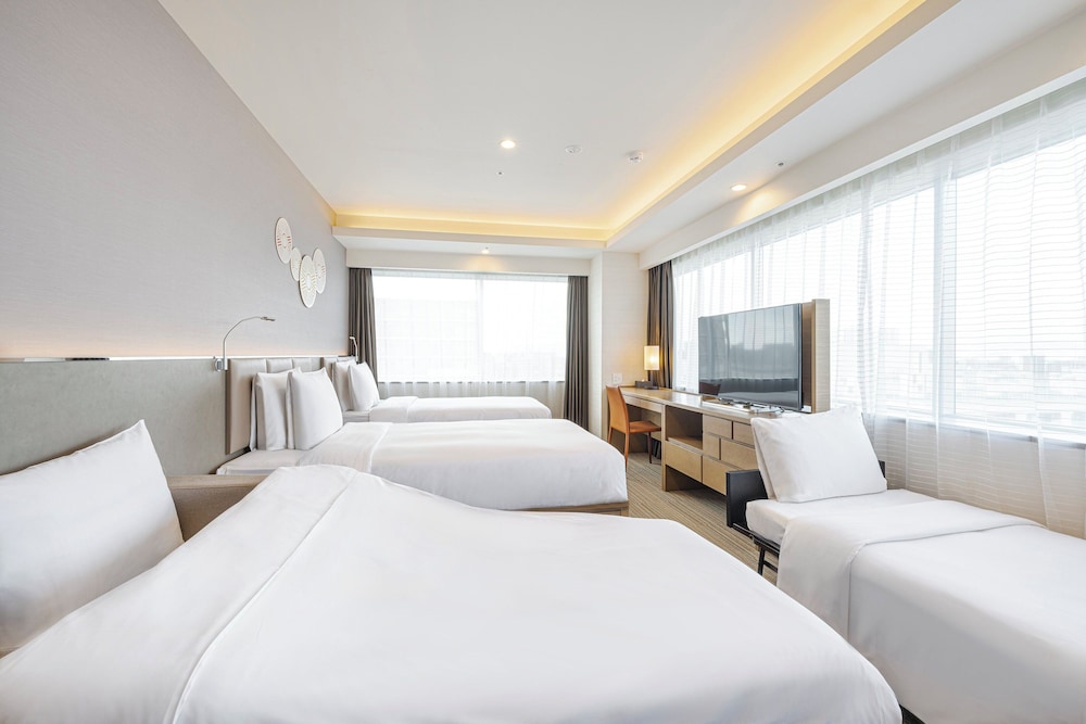 ホリディ・イン & スイーツ新大阪 バイ IHG 大阪
