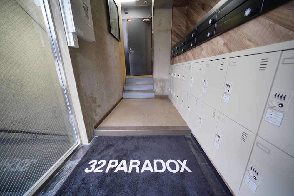 32 PARADOX 大阪